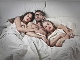 El deporte extremo desde dentro: una conversación entre dos cariñosas y un cliente